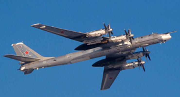 Стратегическая авиация РФ провела успешное патрулирование Северного Ледовитого океана