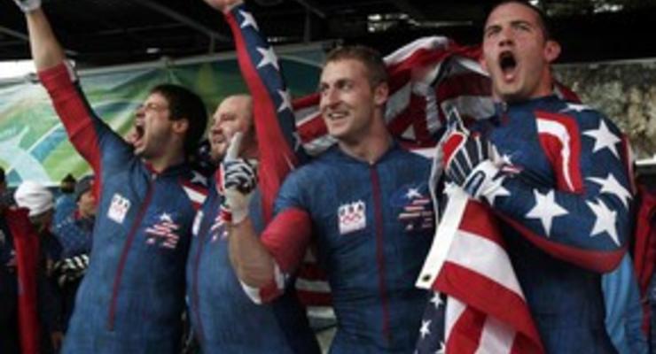 Бобслей: Американцы завоевывают золотые награды Олимпиады