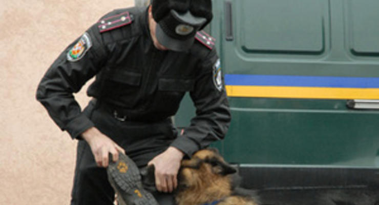 Здание Укрспецэкспорта оцеплено внутренними войсками с собаками