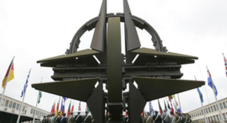Расмуссен: НАТО намерена содействовать ядерному разоружению
