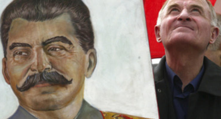 Российские правозащитники разместят в Москве плакаты о преступлениях Сталина