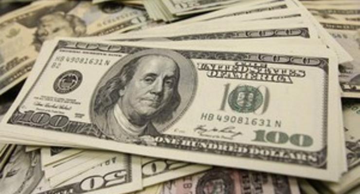 Доллар на межбанке незначительно снизился