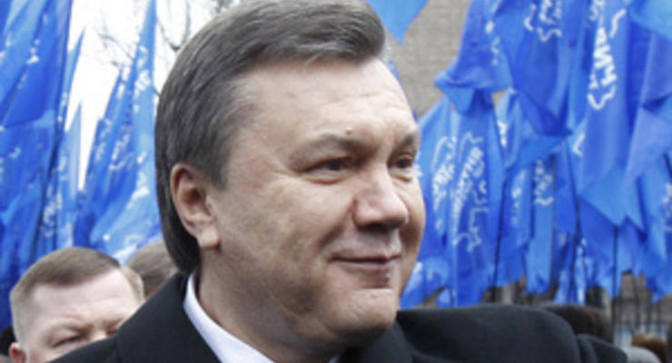 Янукович поблагодарил за открытие памятника Шевченко в Афинах
