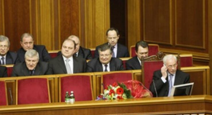 Правительство Азарова провело свое первое заседание