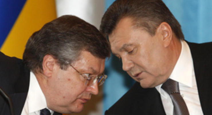 Янукович представил Грищенко и пообещал поработать с Порошенко