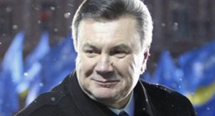 Янукович поздравил украинских биатлонистов с завоеванием медалей на Паралимпийских играх