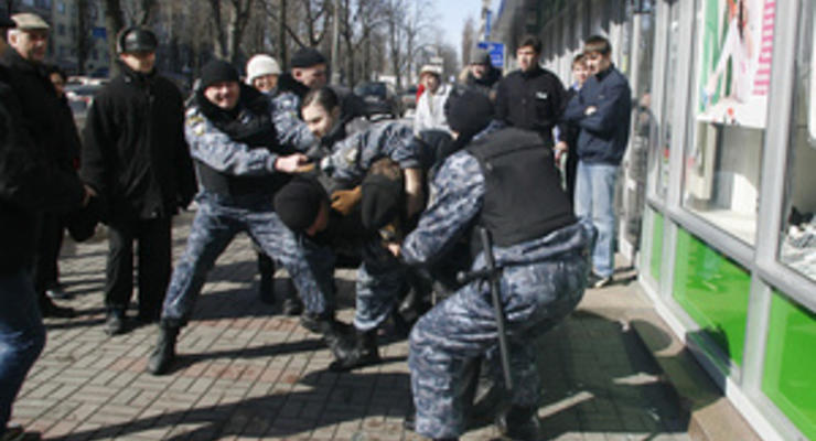 Акцию против застройки в центре Киева разогнал Беркут: задержаны пять человек