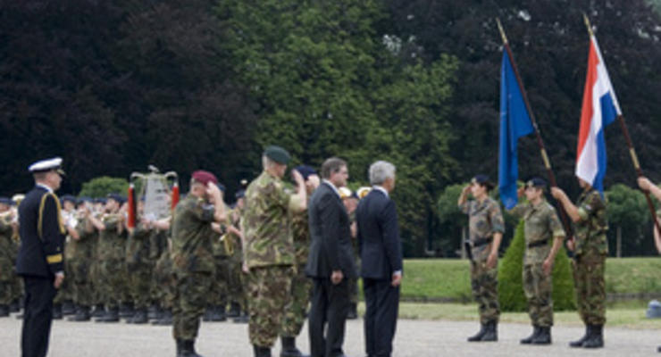 Минобороны Нидерландов назвало чушью слова генерала США о слабом боевом духе солдат-геев