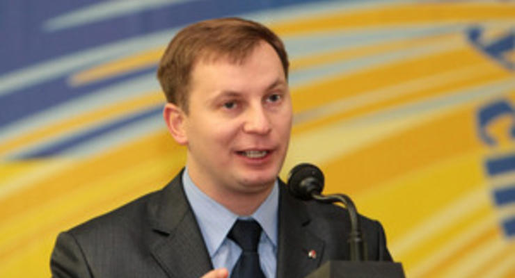 Глава молодежной Нашей Украины вышел из партии из-за мужа Ульянченко