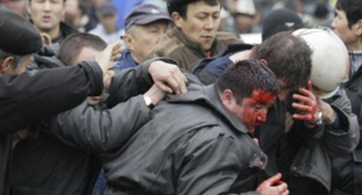 Киргизские военные открыли огонь по протестующим: оппозиция заявляет о 50 погибших