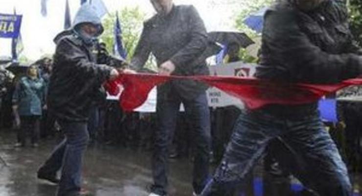 Власти Львова запретили массовые мероприятия. Ветераны и националисты все-равно отмечают