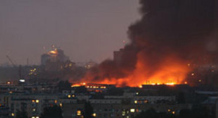 Крупный пожар на складах Эльдорадо в Киеве потушен