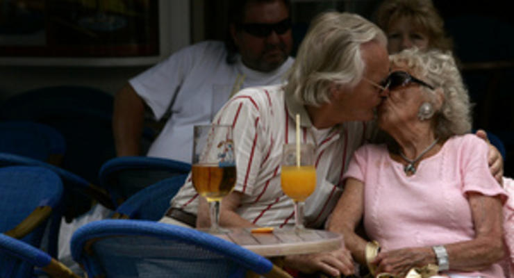 Просмотр «Конструирование старения: секс и интимность в пожилом возрасте»