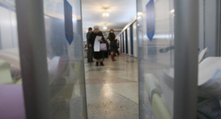СМИ: В Одессе члены избиркома заполняли протоколы в туалете