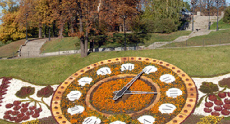 Цветочные часы в центре Киева демонтировали