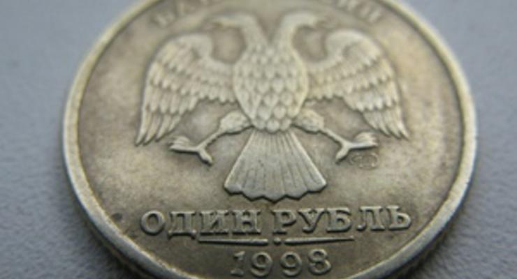 Рубль рекордно снизился к евро