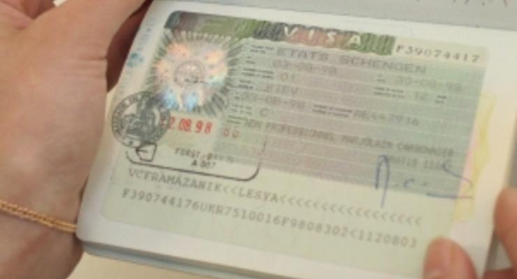 Европарламент и Верховная Рада рекомендуют заменить краткосрочные визы для украинцев
