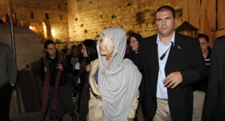 Фотогалерея: В святом месте. Памела Андерсон посетила Иерусалим