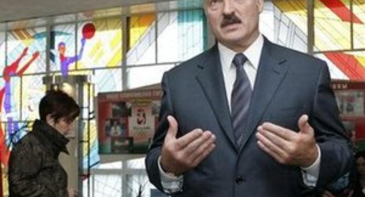 Лукашенко призвал белорусов быть осторожными с долларом
