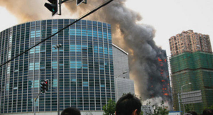Пожар в высотном здании в Шанхае: погибли 42 человека