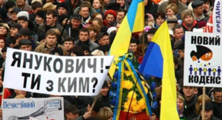Протестующие против Налогового кодекса вернулись на Майдан и перекрыли Крещатик