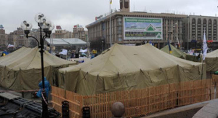 МВД не видит оснований для сноса палаточного городка на Майдане