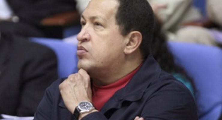 Чавес пустил в свой дворец 25 семей, оставшихся из-за ливней без крова