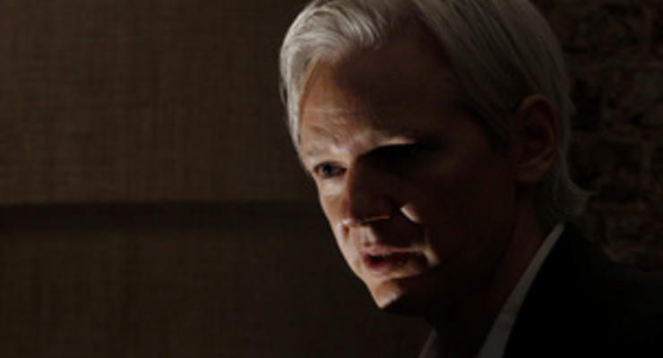 СМИ: Основатель WikiLeaks находится в Британии