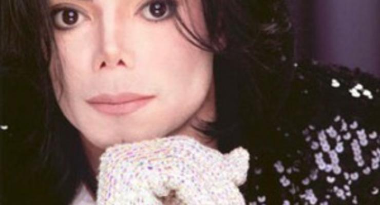 Перчатку Майкла Джексона продали на аукционе за $330 тысяч