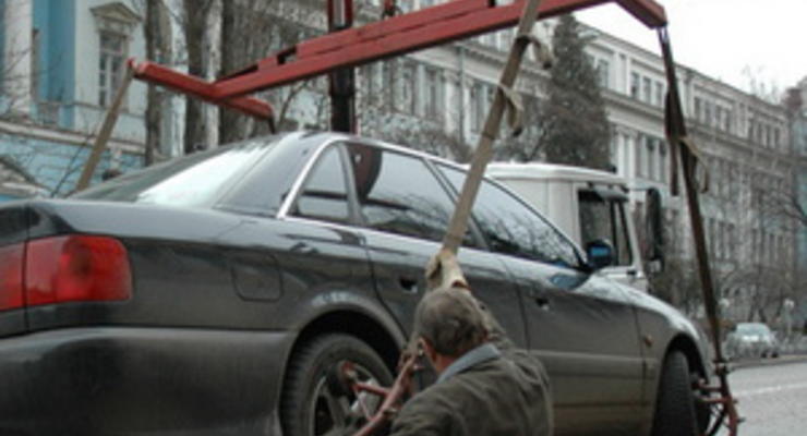 Власти намерены вернуть на киевские дороги эвакуаторы
