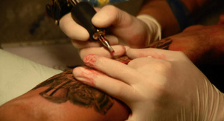 Канадец набьет на своем теле 100 тысяч татуировок