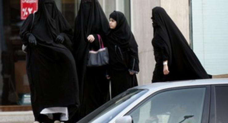 В одном из городов Испании женщинам запретили носить мусульманскую одежду
