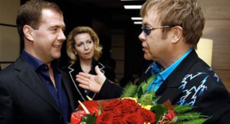 Медведев побывал на концерте Элтона Джона