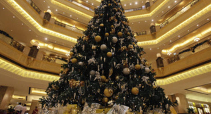 В Абу-Даби установили самую дорогую в мире елку