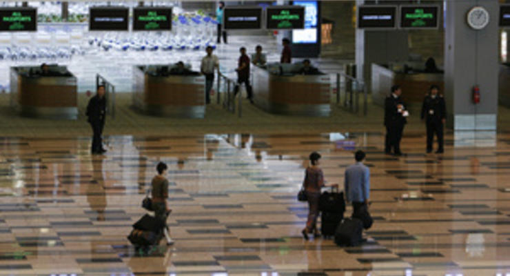 В столичном аэропорту Бангладеш показали порно