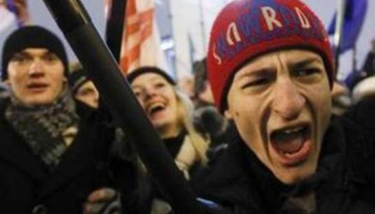 В Минске колонна оппозиции прорвала цепь милиции и направилась к зданию ЦИК