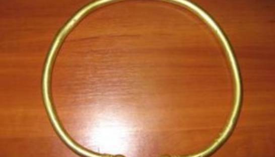 Крымчанин пытался вывезти в РФ античное золотое украшение весом около килограмма