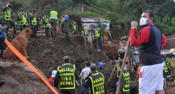 В Колумбии оползень накрыл дома, где находились более 20 человек