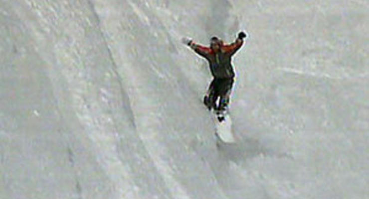 На горнолыжном курорте в США сноубордист сбил лыжников: двое погибли