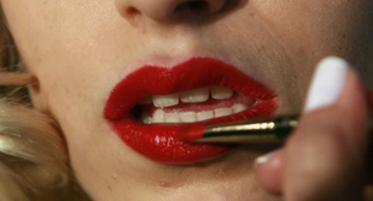 Исследование: Самыми приятными для женщины являются комплименты в адрес ее губ