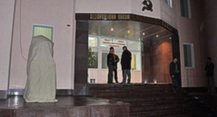 КП: Запорожский памятник Сталину обезглавили