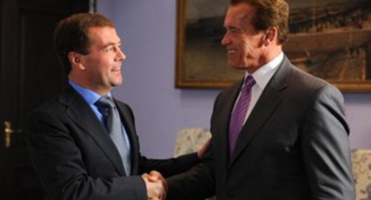 Медведев пожелал Шварценеггеру "успехов в новой жизни"