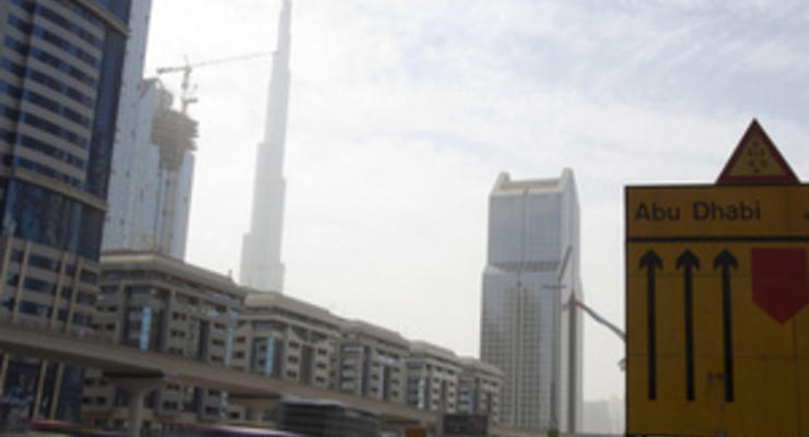 В Абу-Даби регулировать скорость машин будут с помощью красного асфальта