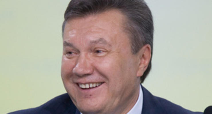 Янукович обещает требовать неуклонного увеличения соцстандартов