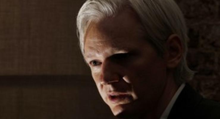 WikiLeaks выделил на защиту подозреваемого в передаче данных $15 тысяч