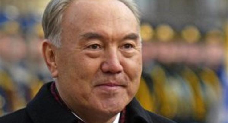 Парламент Казахстана утвердил проведение референдума о продлении полномочий Назарбаева до 2020 года