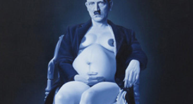Индонезийский художник нарисовал Гитлера в роли беременной Девы Марии