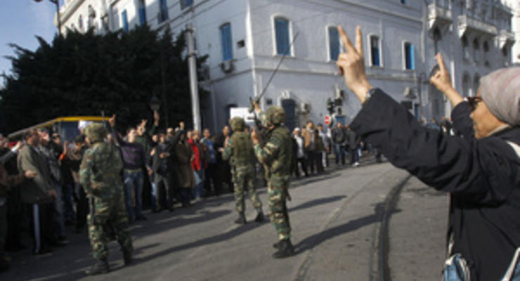 Три министра вышли из правительства Туниса через день после его формирования