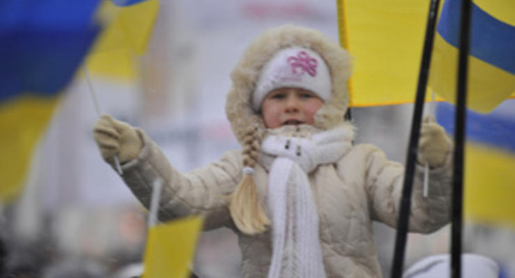 В столице по случаю Дня Соборности собрали рекордно большую карту Украины
