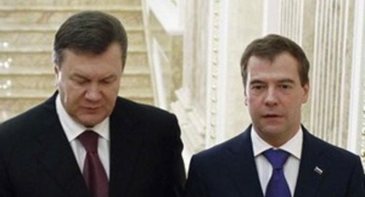 Янукович соболезнует Медведеву в связи с терактом в Домодедово
